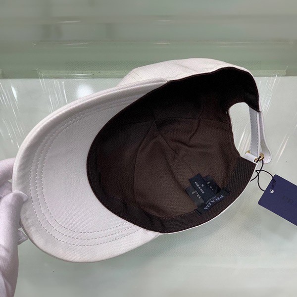 【日本未発売】プラダ ベースボールキャップ 男女OK puh31557
