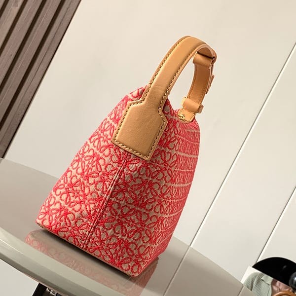 激安価格！ロエベ スーパーコピー アナグラム キュービィバッグ 2サイズ los19028