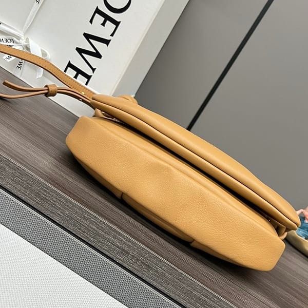 セレブ多数愛用ロエベ Paseo スーパーコピー パセオ サッチェルバッグ loz20450
