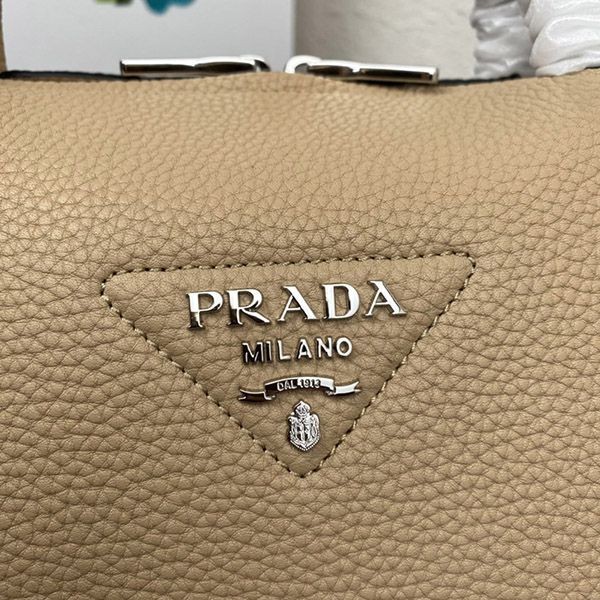 【大特価】プラダ スモール レザー ハンドバッグ 偽物 puv62684