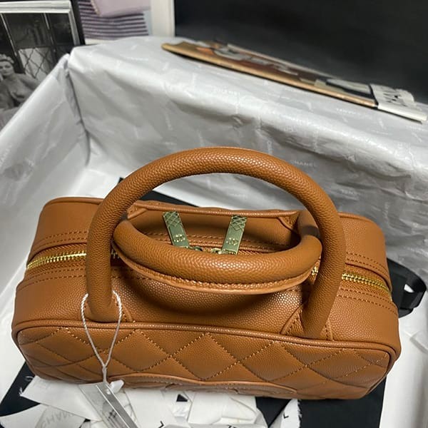 最安値挑戦シャネルスーパーコピー キャビアスキン ミニボストン型バッグ shg56625