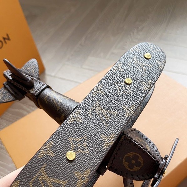 ルイヴィトン モノグラム 飛行機 偽物 装飾品 vuy69153