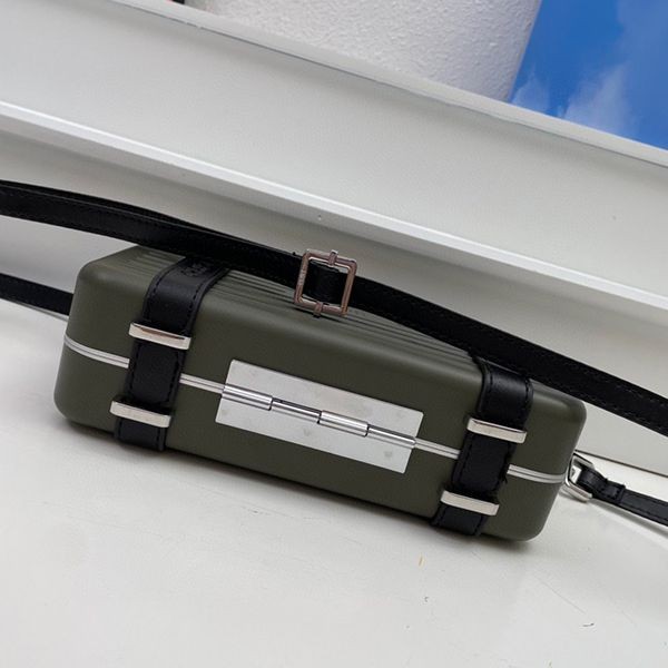 希少色 ディオール リモワ コピー クラッチバッグ dej70499