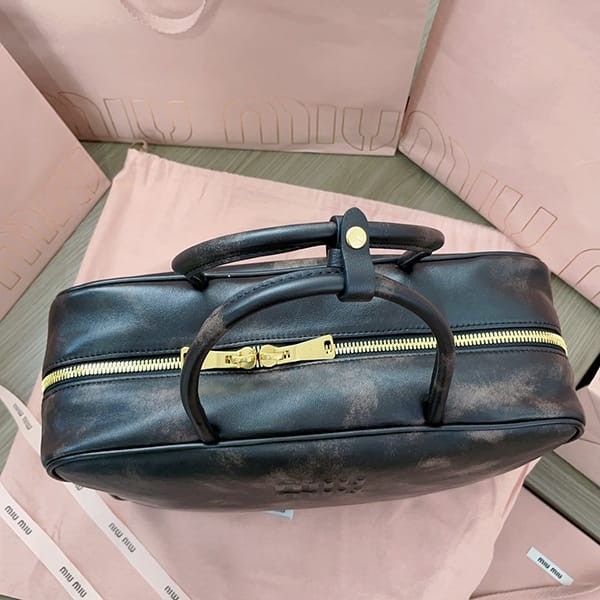 速達発送ミュウミュウ 偽物 レザートップハンドルバッグ myi21738