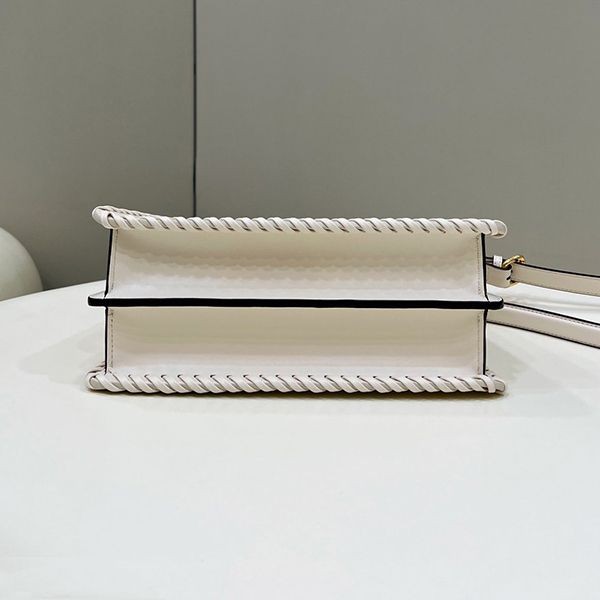 入手困難品！フェンディ ピーカブー イゼー 偽物ショルダーバッグ feo26203