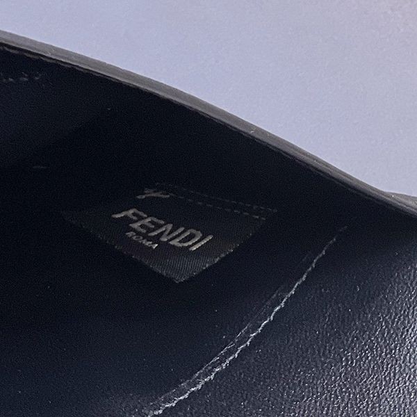 注目★フェンディ Peekaboo ISeeU コピーミディアム レザーブレードバッグ fex60427