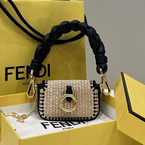 絶対欲しい！可愛い♡フェンディ ミニ レザーブ レードバッグ 偽物 feu07369