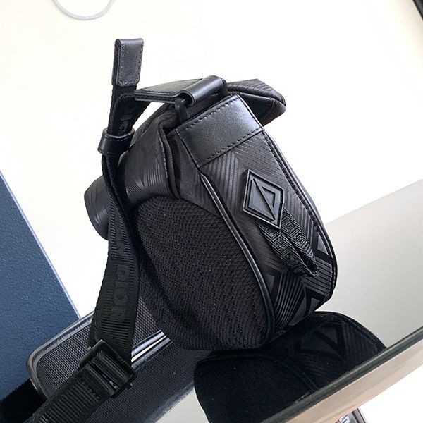 ディオール EXPLORER メッセンジャーポーチ バッグ N級品オブリーク 2ESWS00