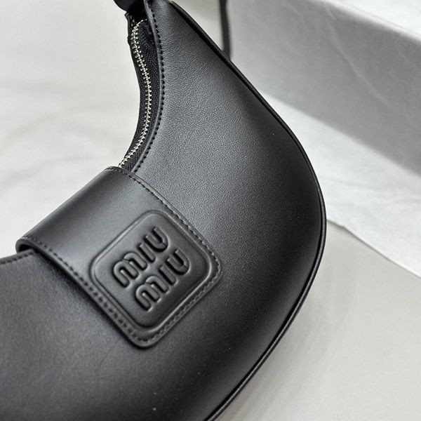 超話題!ミュウミュウ nappa leather shoulder 偽物 ショルダーバッグ myr05951