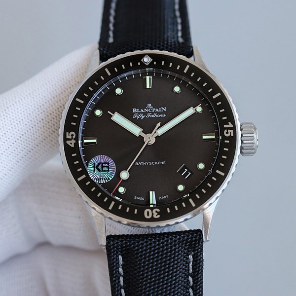 大人気！ブランパン フィフティファゾムス バチスカーフ 偽物 b52a