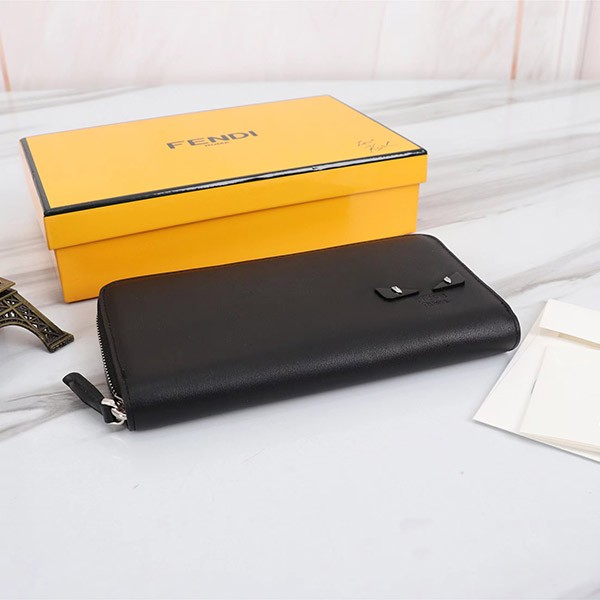 注目★フェンディ バッグバグズ コピー レザー 長財布 feu61346