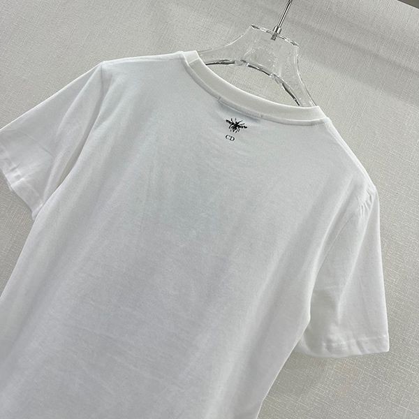 上品可愛さにキュン♪【ディオール】花柄＆蝶 ロゴ入り Tシャツ 偽物X5810 dei84607