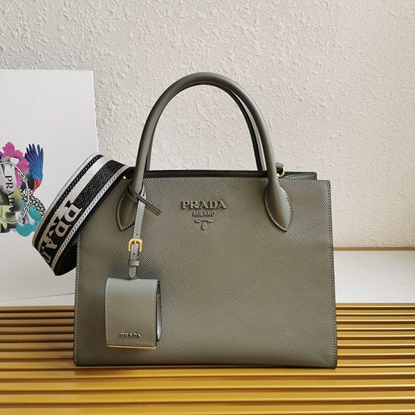 プラダ モノクローム スモール 偽物サフィアーノ バッグ 1BA156