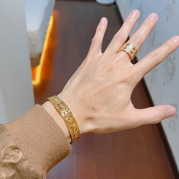 バレンシアガ BB Cuff Bracelet　ブレスレット bar86709
