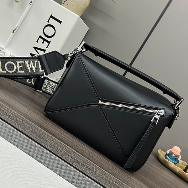 すぐ届くロエベ パズル スモール 偽物 ショルダーバッグ クロスボディ lox70441