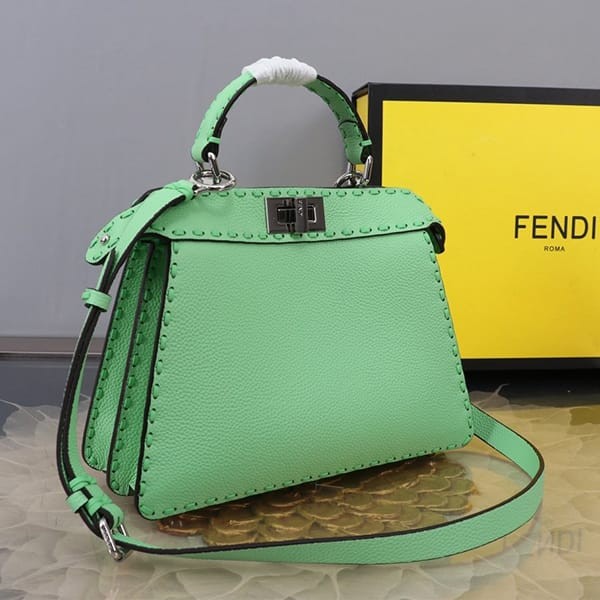 完売必至フェンディ 偽物 ピーカブー ISeeU セレリア トップステッチ バッグ feu77480