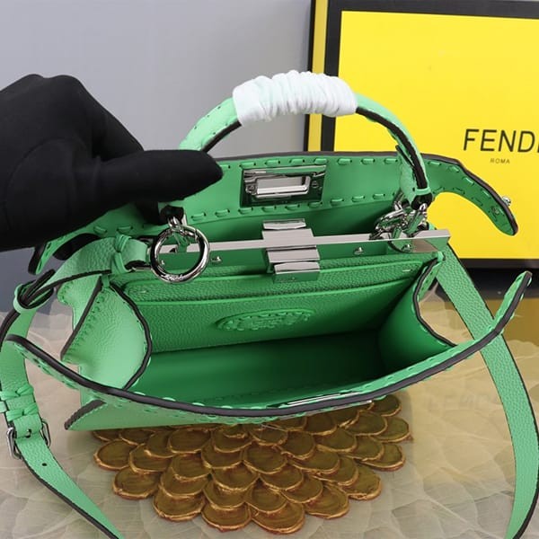 完売必至フェンディ 偽物 ピーカブー ISeeU セレリア トップステッチ バッグ feu77480