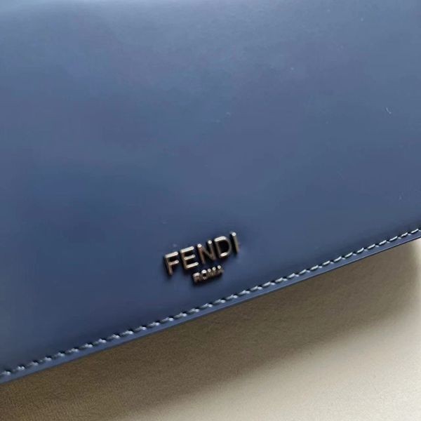 限定希少フェンディ ファースト スーパーコピーサイト バッグ 8BS07