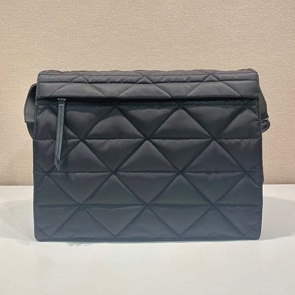 使い勝手良しプラダ 偽物 Re-Nylon パデッドショルダーバッグ pub32313