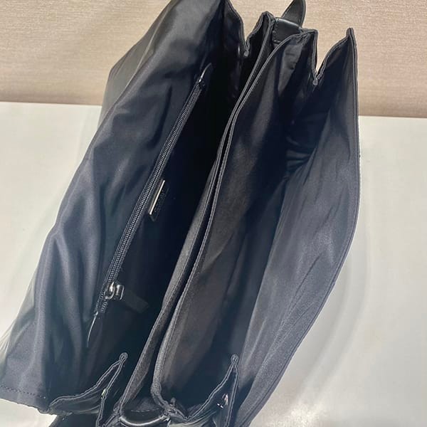 使い勝手良しプラダ 偽物 Re-Nylon パデッドショルダーバッグ pub32313
