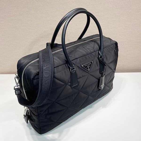 人気No1◆プラダ◆Re-Nylon トップステッチ 偽物 トラベルバッグ puq62921
