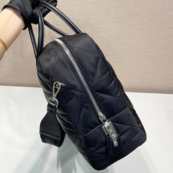 人気No1◆プラダ◆Re-Nylon トップステッチ 偽物 トラベルバッグ puq62921