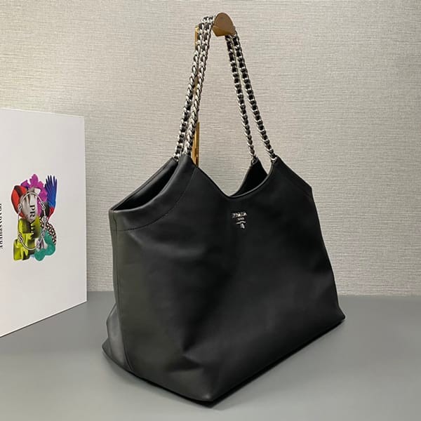 完売必至プラダ チェーンショルダーレザーバッグ スーパーコピー pux03716