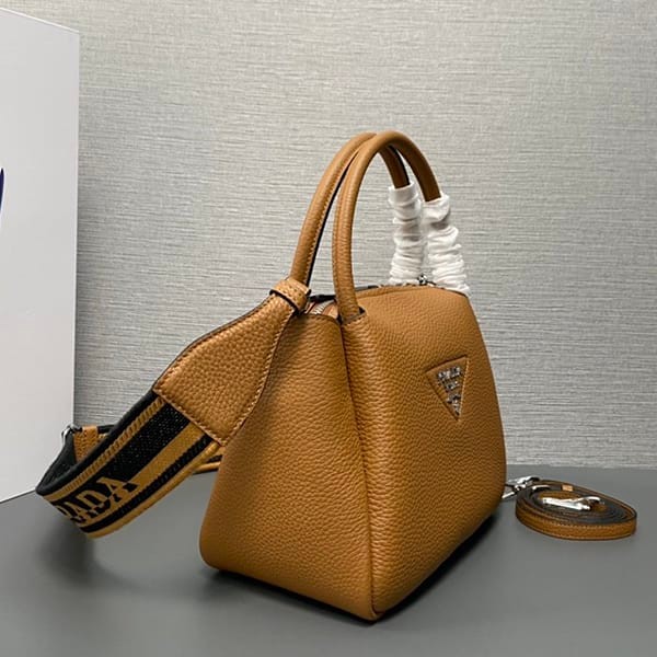 激安価格！プラダ スーパーコピー ラージ レザー ハンドバッグ put52364