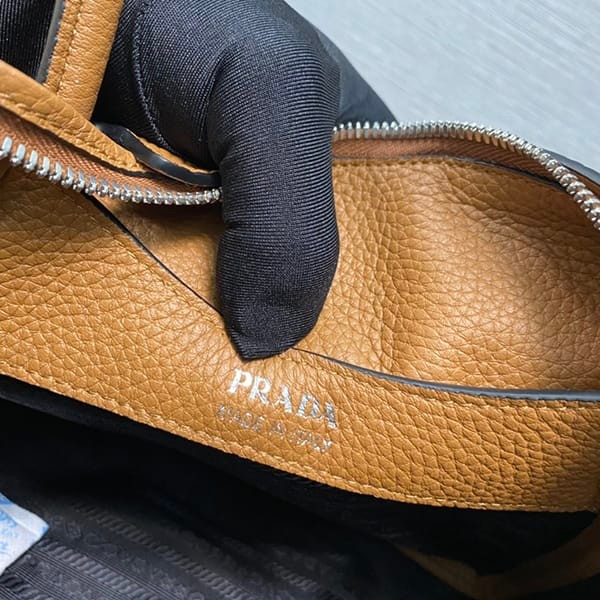 激安価格！プラダ スーパーコピー ラージ レザー ハンドバッグ put52364