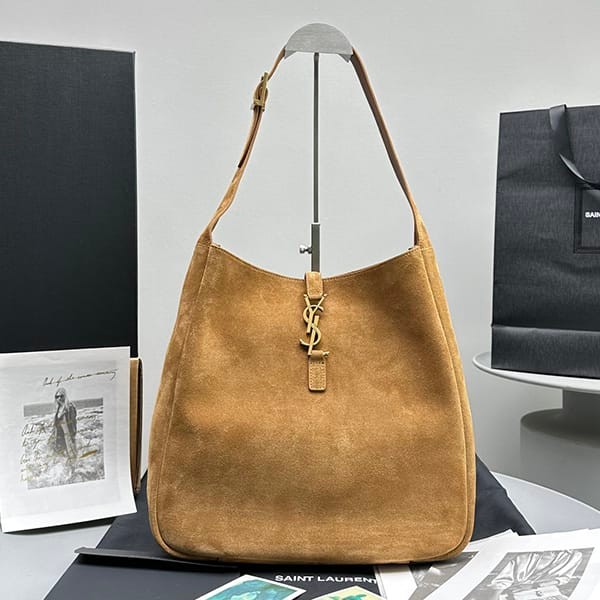 世界中で大人気♪サンローラン 偽物 スモールスープル スムースレザーバッグ 2サイズ Sac52225