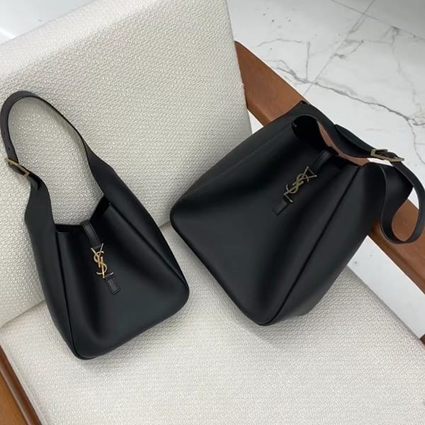 ☆超人気☆サンローラン 偽物 Le5 a7 レザー スモールショルダーバッグ 2サイズ Sau94254