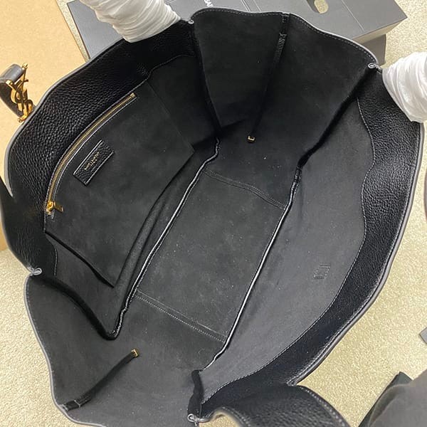 n級 おすすめサンローラン 偽物 Le5 a7 レザー スモールショルダーバッグ Sam29959