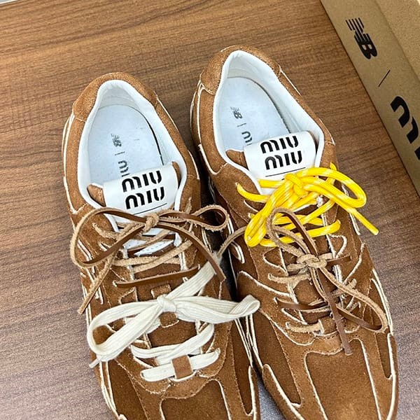 すぐ届くミュウミュウとNew Balance 偽物のコラボ★デニム スニーカー myk76990