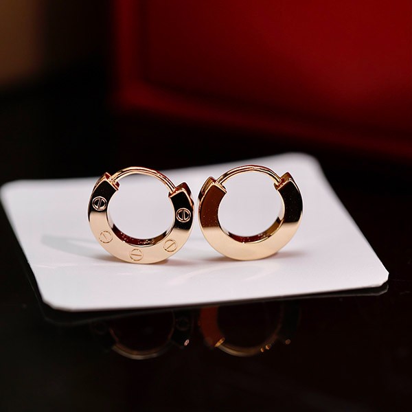 カルティエ 高貴な輝き LOVEシングルピアス コピー B8301422
